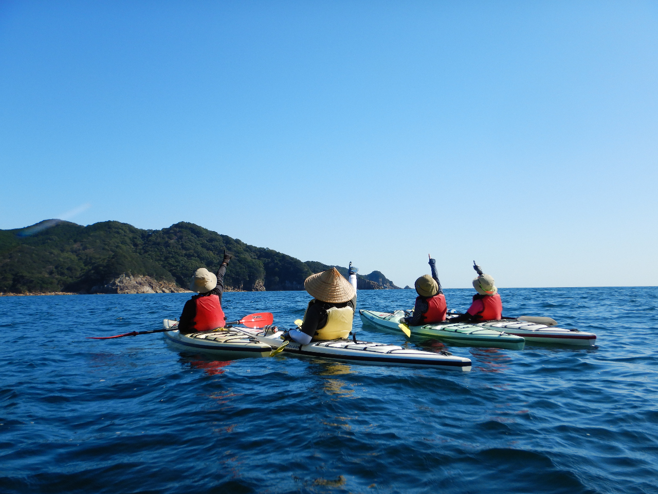 pOC]ށBCɍ킹āAɃ[gςĂ܂B