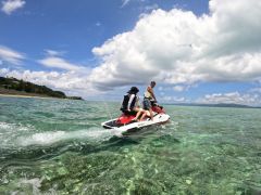 沖縄初!最新型のFXで行く水納島ツアーはマリンライフだけ