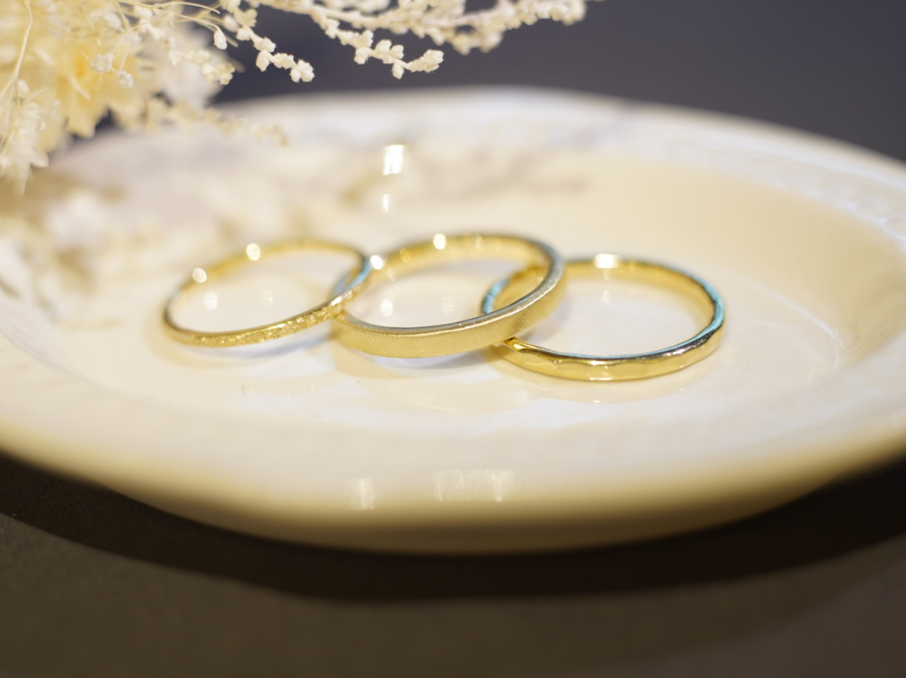 K18グリーンゴールド。ぜひ実物の色味をお店でご覧ください