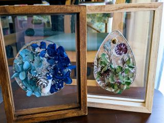 透き通ったジェルがお花を引き立ててくれます。