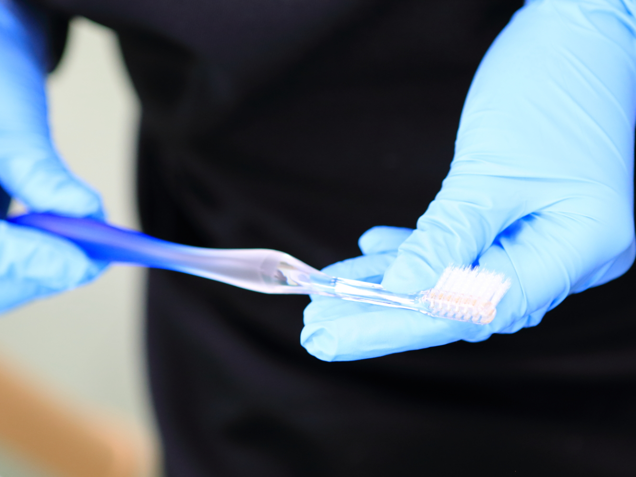 �����������u���V�́A�������������󂯂Ă݂Ȃ��܂̂��ƂւƓ͂����܂��B