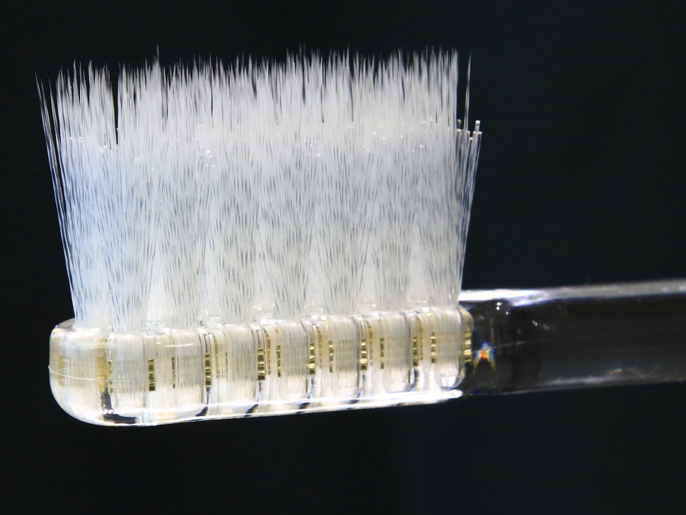 �N�����W���O�u���V�̐�[�́A�Ƃ��Ă��@�ׁB���Y�̂点���t�B�������g�������x�ɓ�i�̐A�т��{����Ă��āA�L�^�L���ƋP���Č����܂��B