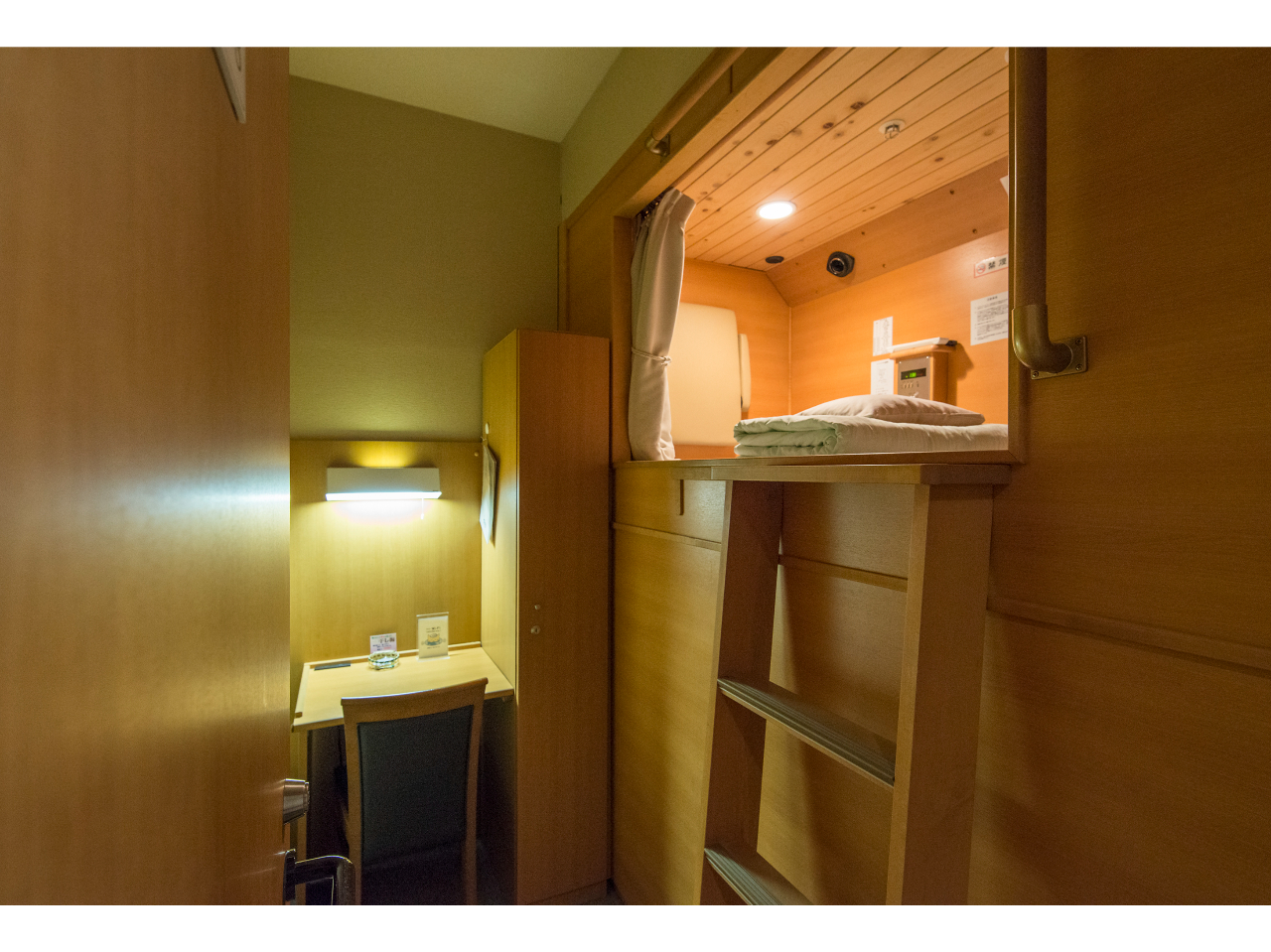 �f���b�N�X�L���r����i