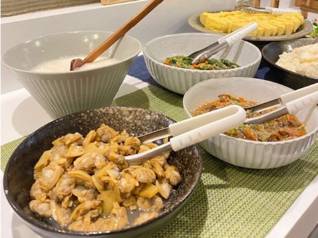 木更津名産のあさりを使った手作りの佃煮、手作り厚焼玉子、様々なお惣菜をご用意しております。