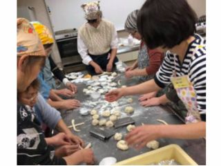 みんなで楽しくパン作り♪