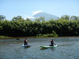 雄大な羊蹄山をバックに。