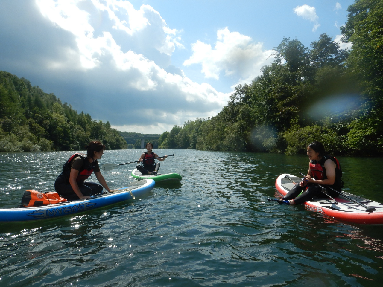 ��̐^�񒆂ŏ��q��