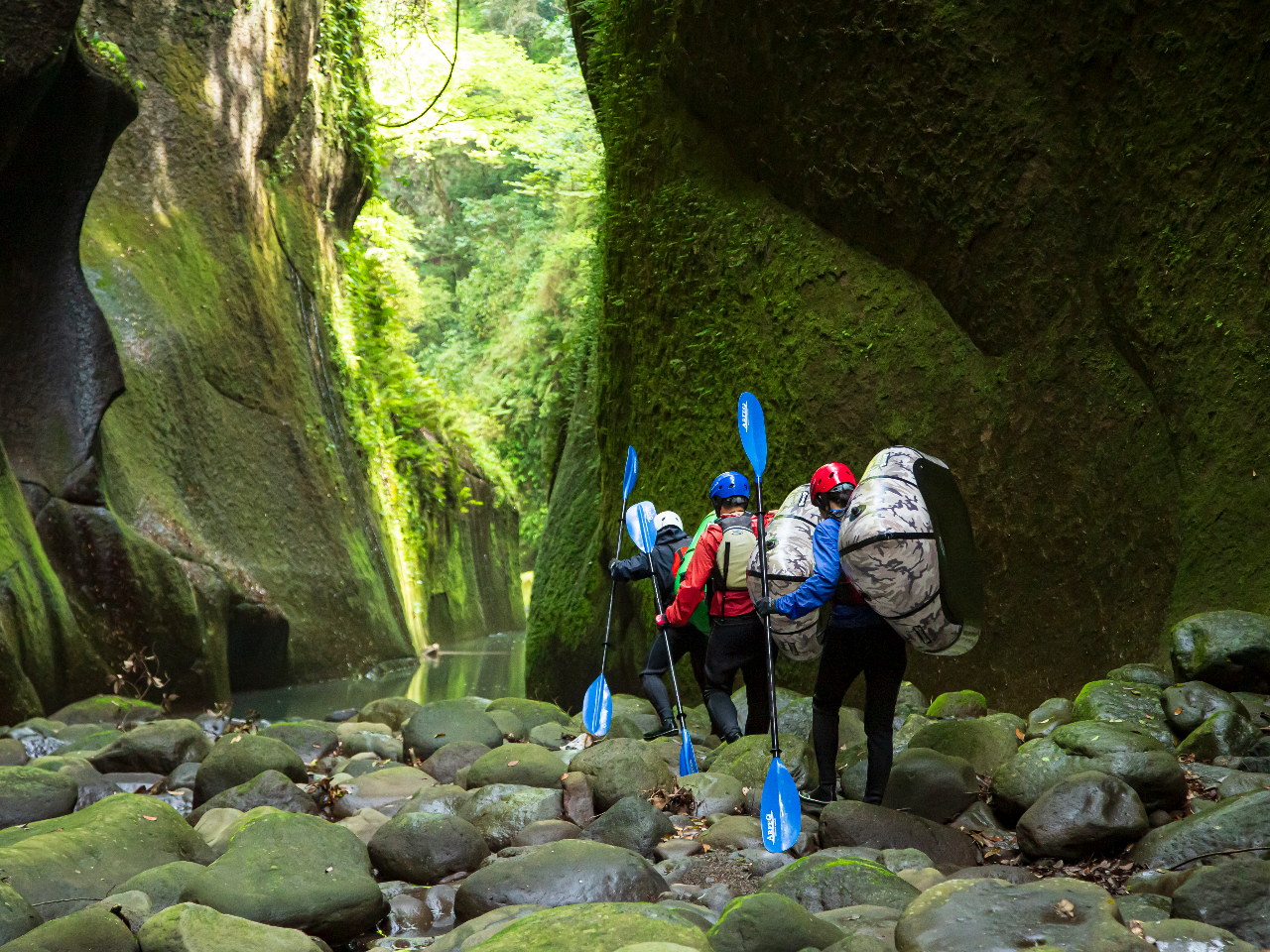 [󂢉ӏł́Â悤ɃpbNtgȂAOɐi݂܂BpbNtg̏d3LxBvłB