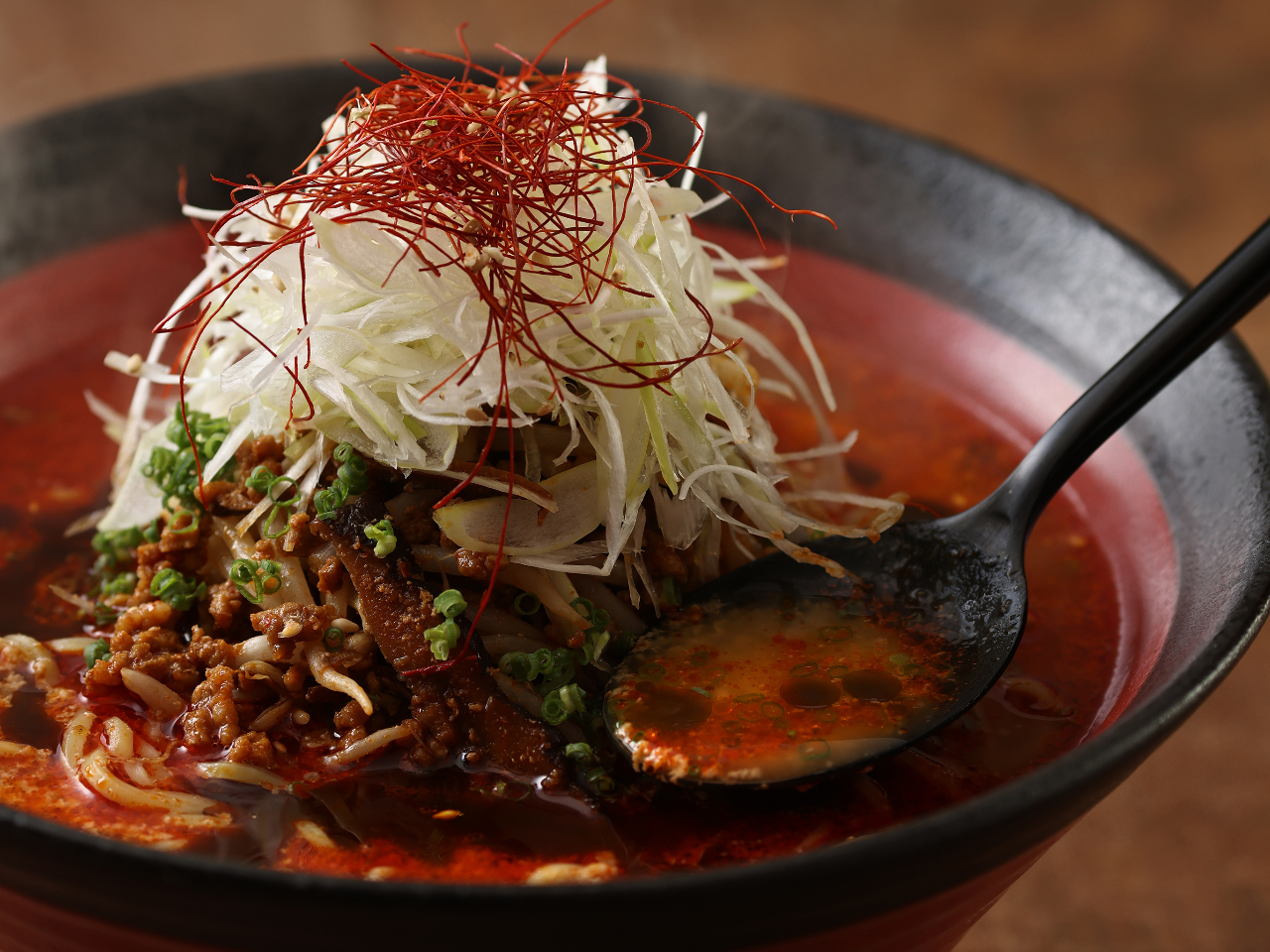 2階レストラン伊都ダイニングの担々麺