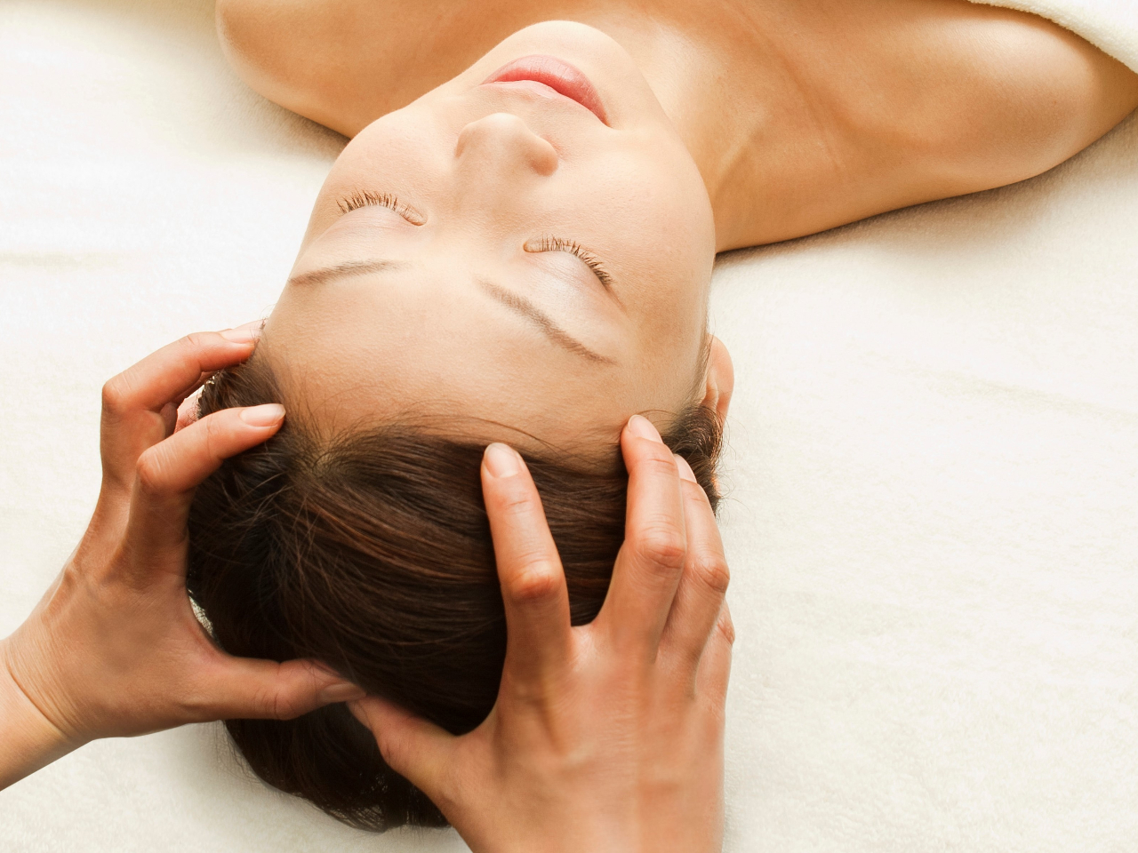 心地よく、リズミカルな押圧で凝り固まった頭皮を刺激