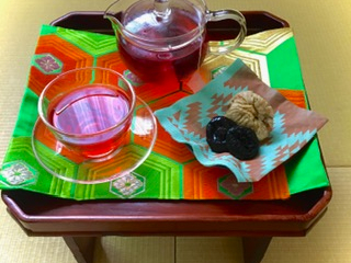 厳選した季節のドライフルーツとハーブティ