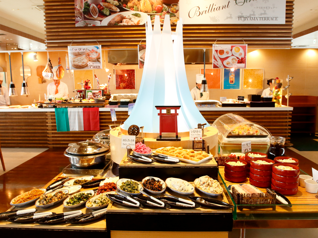 フジヤマテラス 全60品目のランチビュッフェ 富士急ハイランド直結 ファミリー 女性同士 カップルに人気 22年6月30日迄 ハイランドリゾート ホテル スパ じゃらん遊び体験