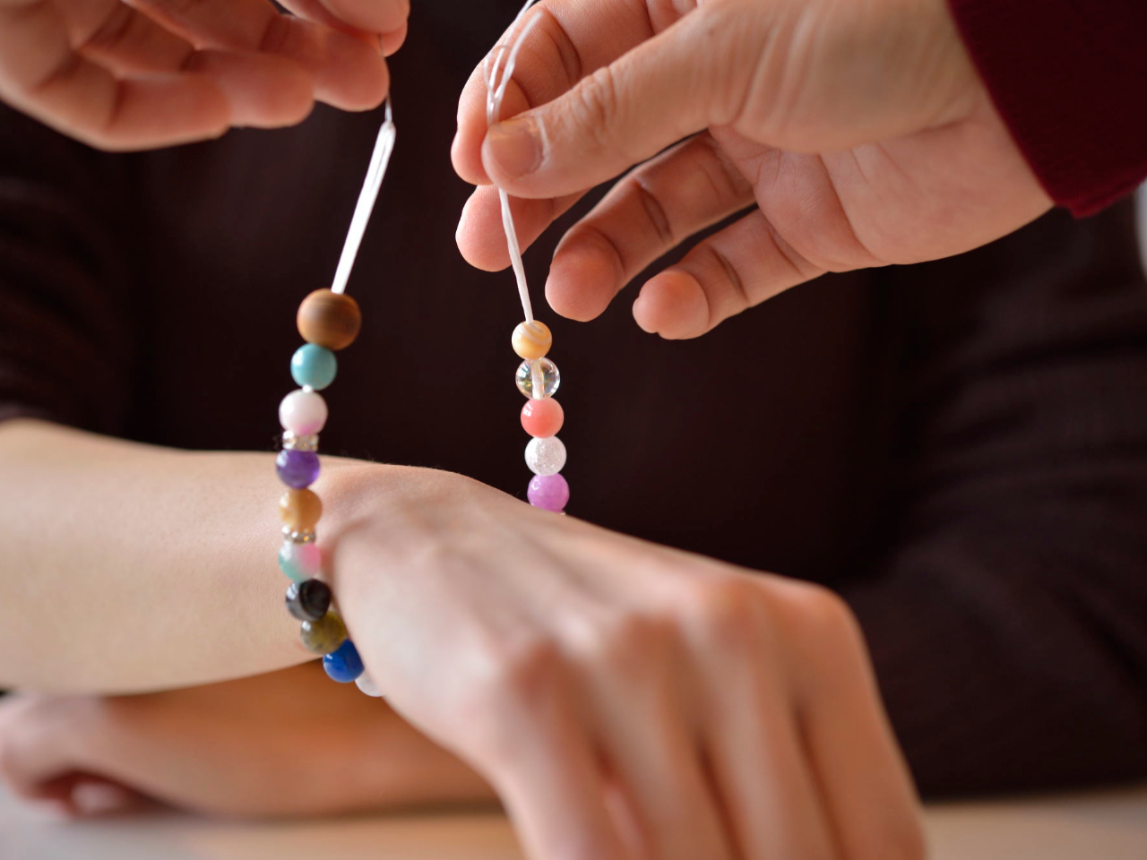 並びが決まったら糸を通してイメージを確認します。