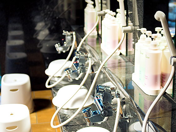 嗁ɂ́AVv[EXE{fB\[vpӂĂ܂B(Cɂ̓CNƂ܂B) 