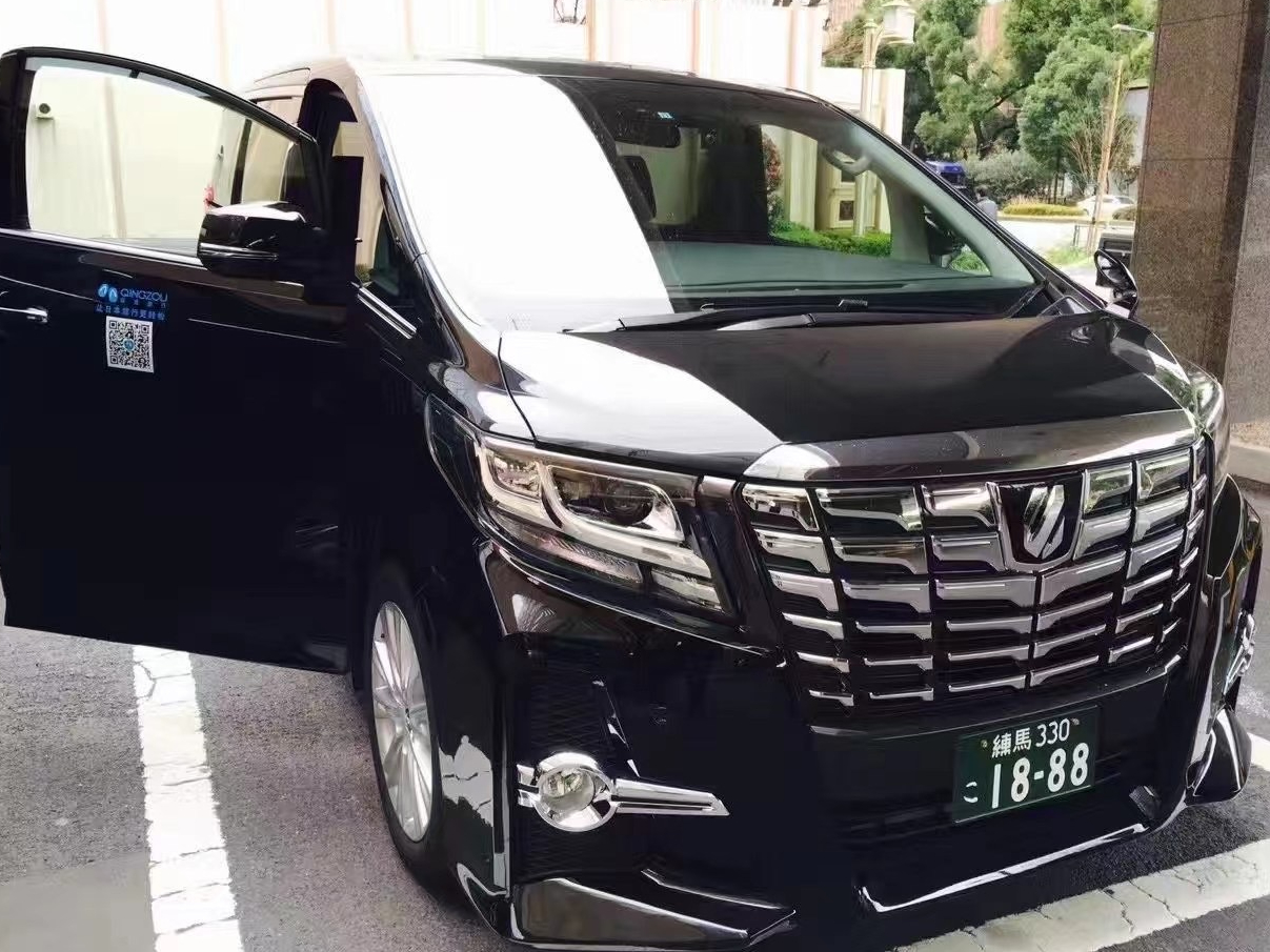 5人乗り、7人乗り、9人乗りがあります。