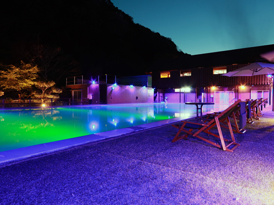 iCgv[ -Night pool-̓CgAbvꌶzIȋԂɂ܂