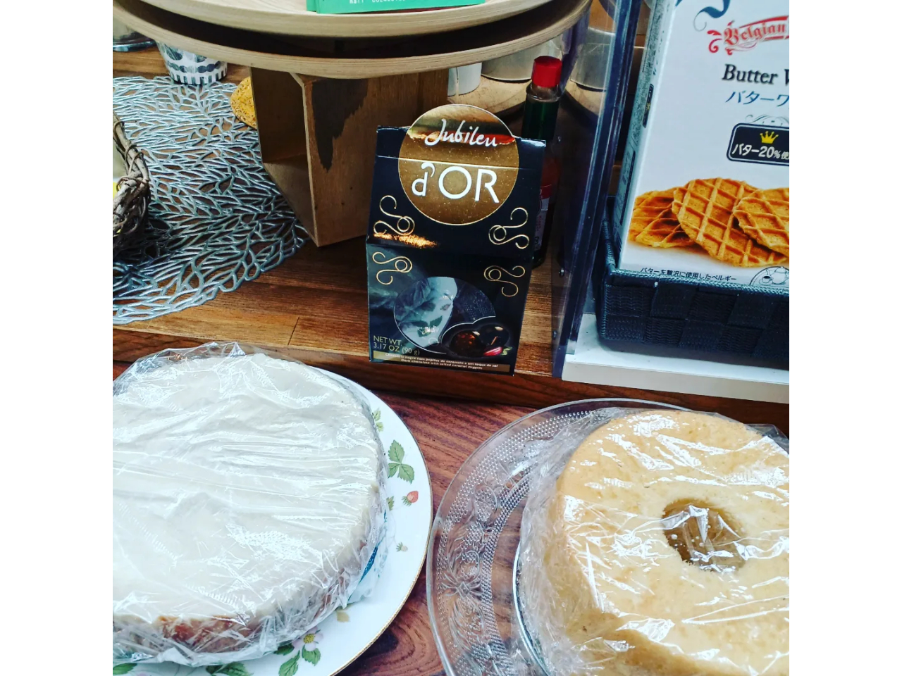 ケーキやクッキーなどメニューも充実