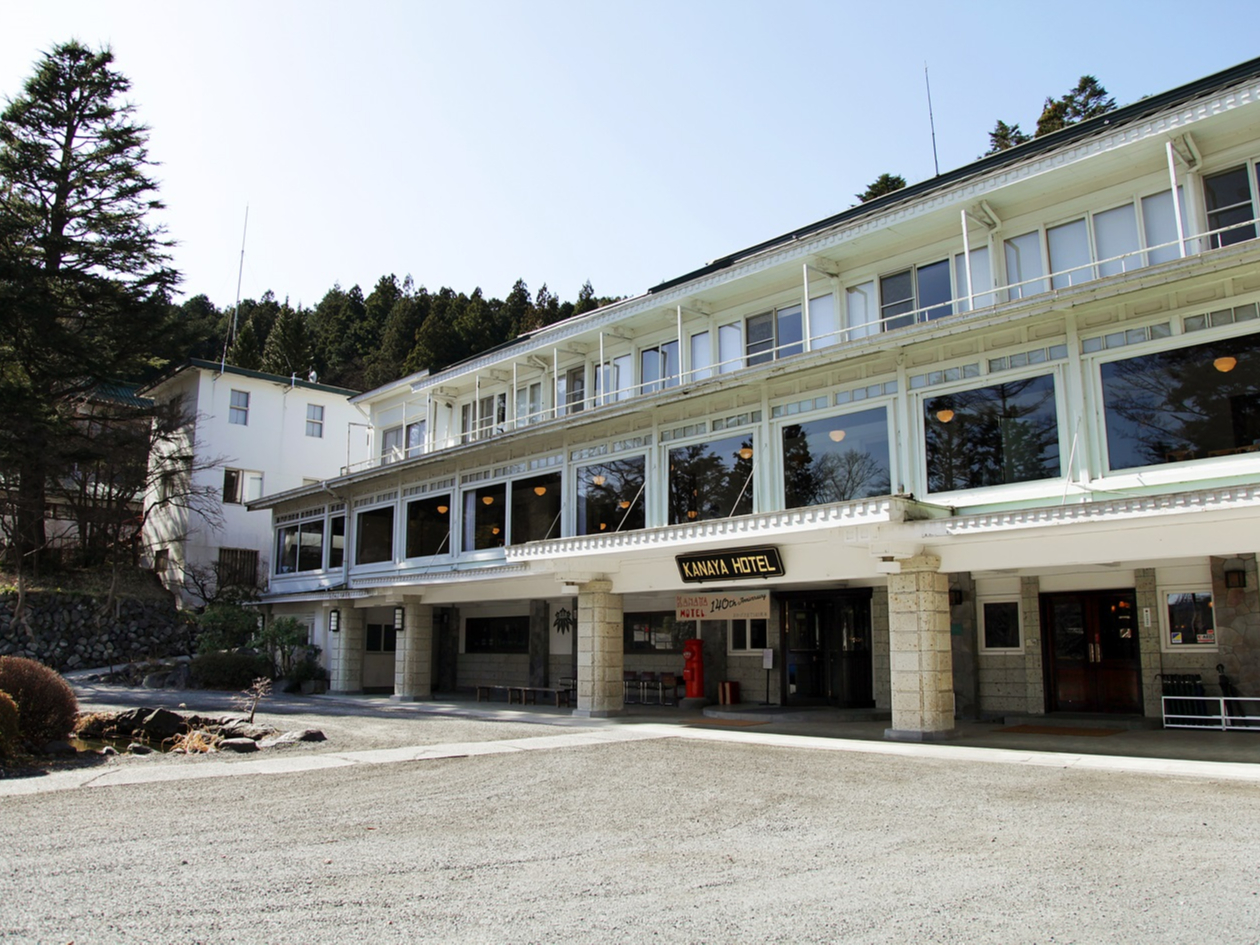 zۂ̂QlɓJze̊OςƂȂ܂B