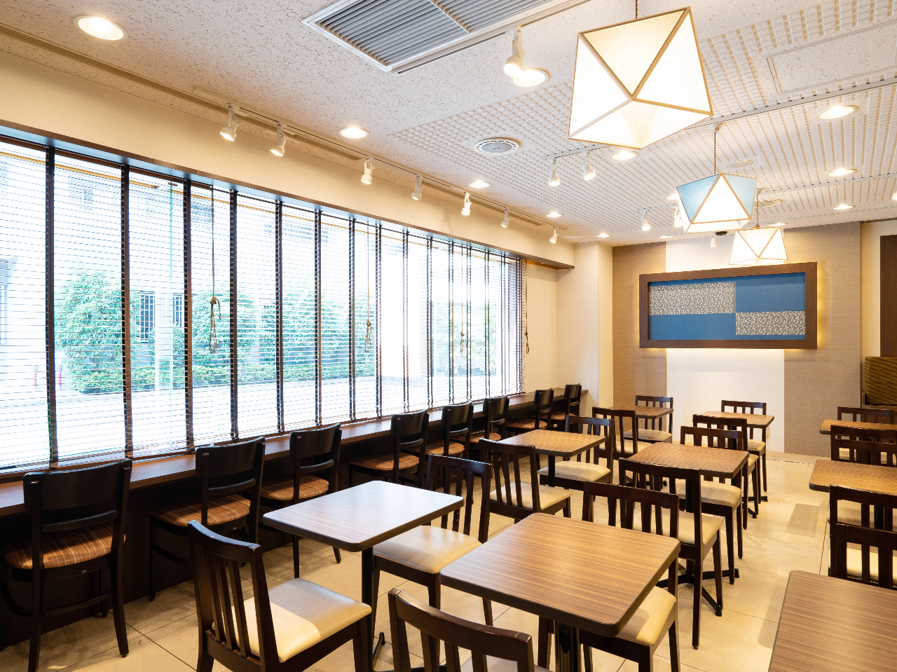 ラウンジ☆現在は席数を減らしております。