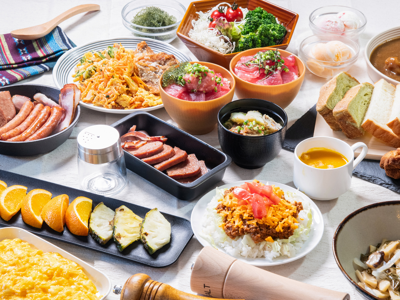 地元の食材を取り入れた和洋琉のブッフェ