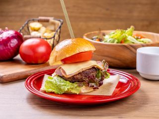 能登牛・能登豚のダブルミートバーガー(画像はイメージです)