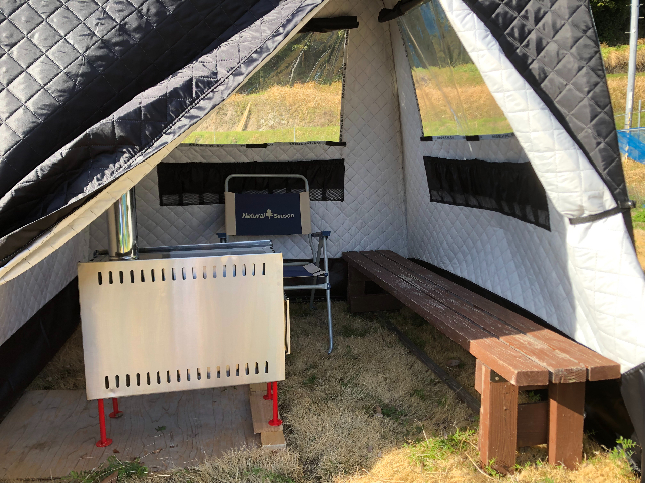 �e���g�̑傫����2����2���B�ő�T������܂��B