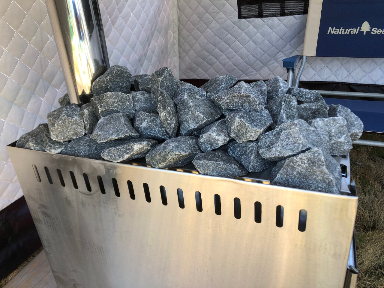 �d�X�g�[�u�̏�ɂ̓X�g�[���B