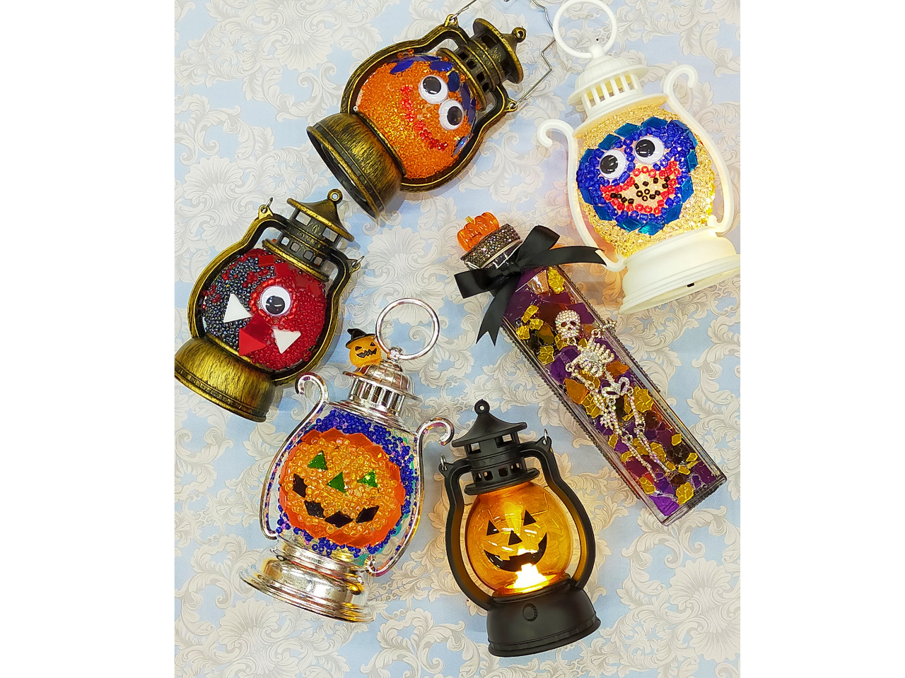 本場トルコランプのモザイクガラスを使って小型ランタンにガラスを貼り付けます