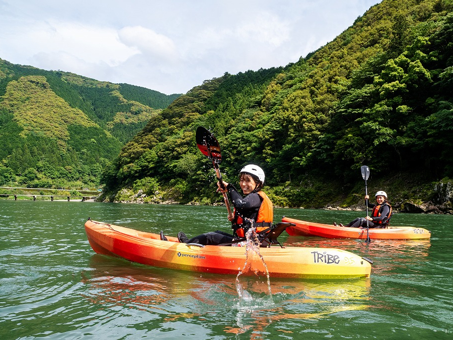 �l���\��̑厩�R�ɕ�܂�Ȃ���A�������ƃJ�k�[����