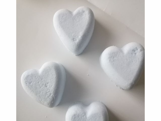 アロマバスボム作り講座 お好みの香りでバスボムづくり アロマテラピーのプチ講座つき コロナ対策実施中 英国式リフレクソロジー アロマセラピーサロン Gerrads Cross じゃらん遊び体験 アロマバスボム作り講座 お好みの香りでバスボムづくり アロマテラピーのプチ講座つき コロナ対策実施中 英国式リフレクソロジー アロマセラピーサロン Gerrads Cross じゃらん遊び体験