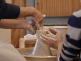 ☆コロナ対策中☆【九谷焼窯元の陶芸体験|ろくろ体験コース*工場見学付♪】 これぞ...