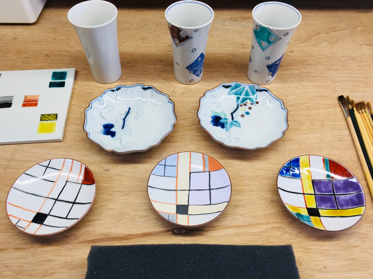 九谷焼窯元の体験工房で九谷五彩で上絵体験!