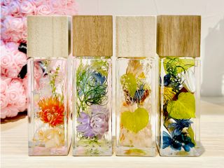 アロマがたらせるウッドキャップ付きのハーバリウムを作ります