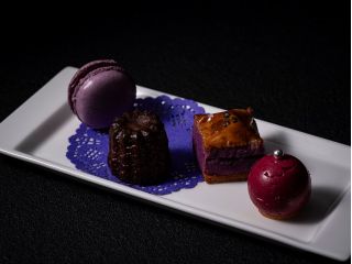 自家製プティフル(バターサンド・サブレ・マカロン・ムースなど)