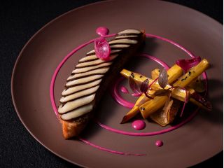 香ばしいよろしい茸のバターとサーモンのハーモニーに、大阪産さつまいも「夢シルク」の大学ポテト風を添えました。