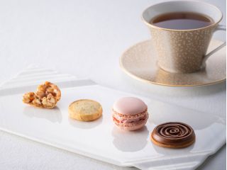 自家製プティフル(バターサンド・サブレ・マカロン・ムースなど)