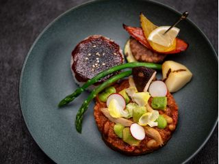 南御堂にて精進料理として親しまれてきたカレーを、ホテルメイドにアレンジしたヴィーガンカレー。