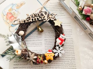 お好きなパーツを選んで自分だけのクリスマスリース作り♪