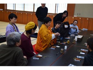 高野山の尼僧によるワークショップです。
