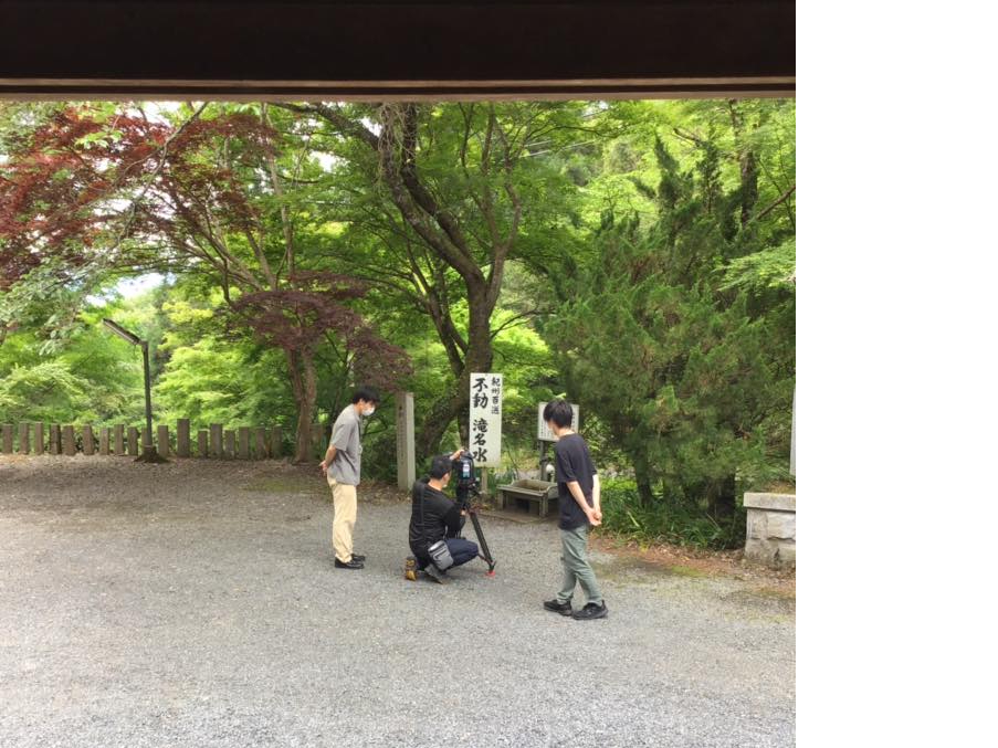 癒しの聖水が湧いています。