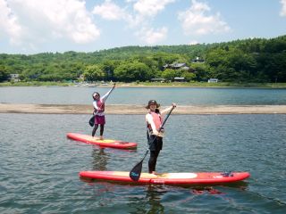 穏やかな水面の山中湖はSUPデビューに最適 ♪