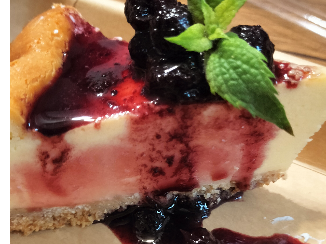 2025年シーズンNEW 濃厚ベイクドチーズケーキレモン風味〜さっぱりとしたBBソースと共に〜