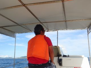 生まれも育ちも石垣島の船長。釣りしながらゆんたくもいい体験♪