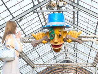 高さ2mの巨大な『門番』が話しかけてくる!?