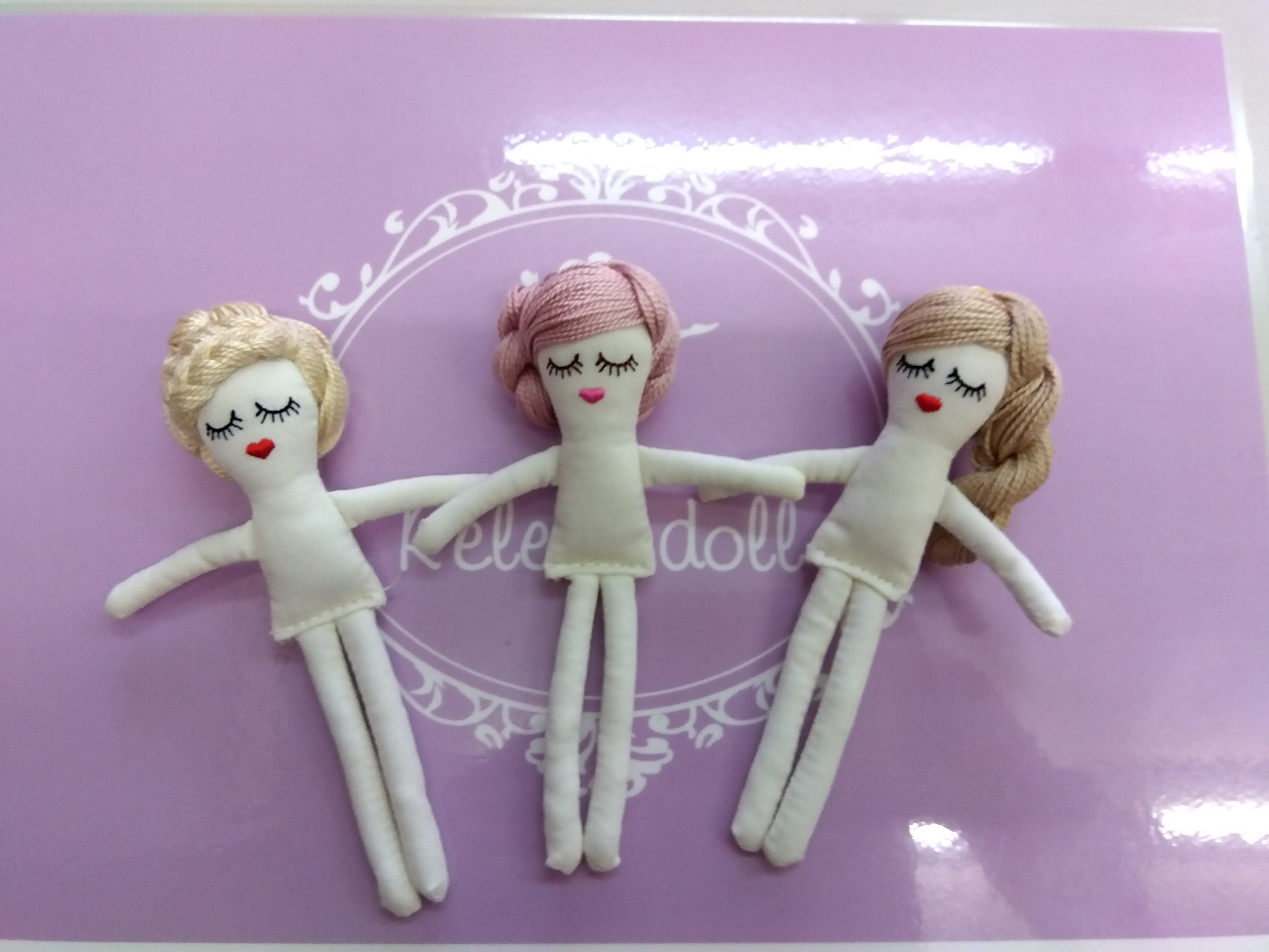 髪は付けた状態からスタートです。