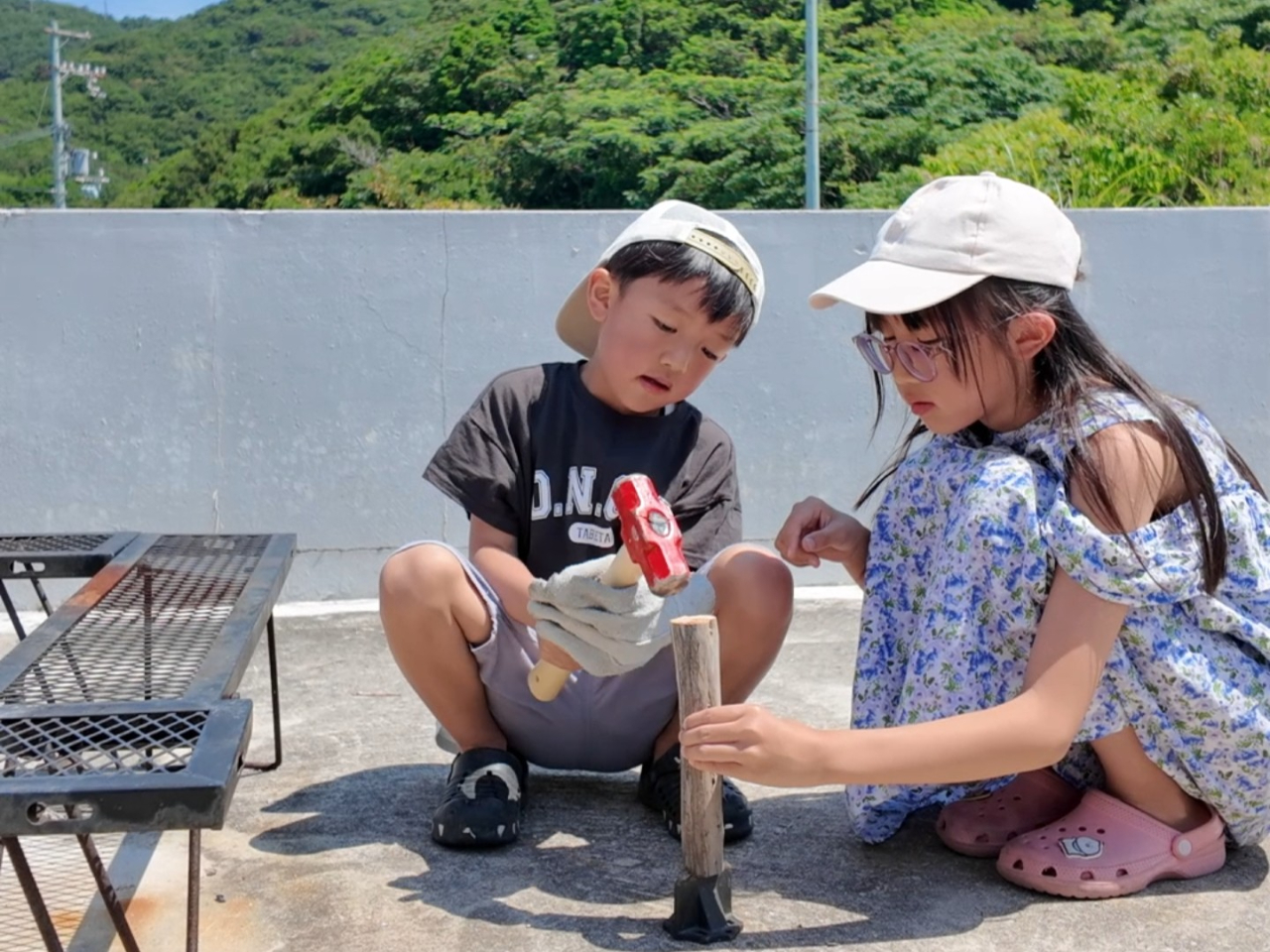 �d������n�܂镰��