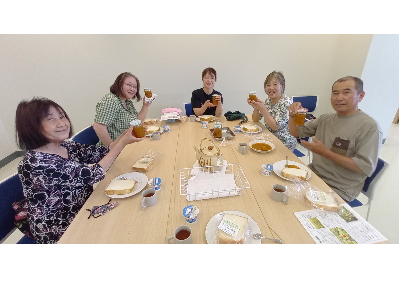 2024�N6���W�����Â���̗l�q�B������΂���́A�A���Y�W�������t���t���p���ɂ��A���H���܂����B����̃W�����ɁA�F�A�j�b�R���B