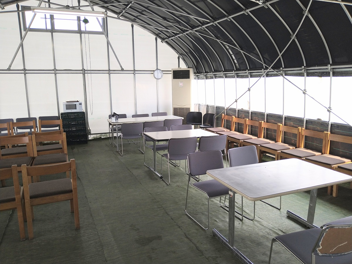 休憩室ございます(エアコン完備)