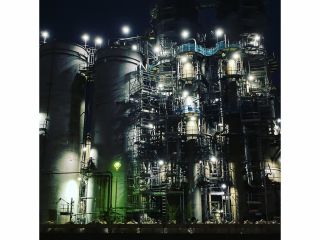 メインとなる塩浜運河です。船は一度停止して写真タイムとなります。非日常たっぷりのひとときを演出してくれます。