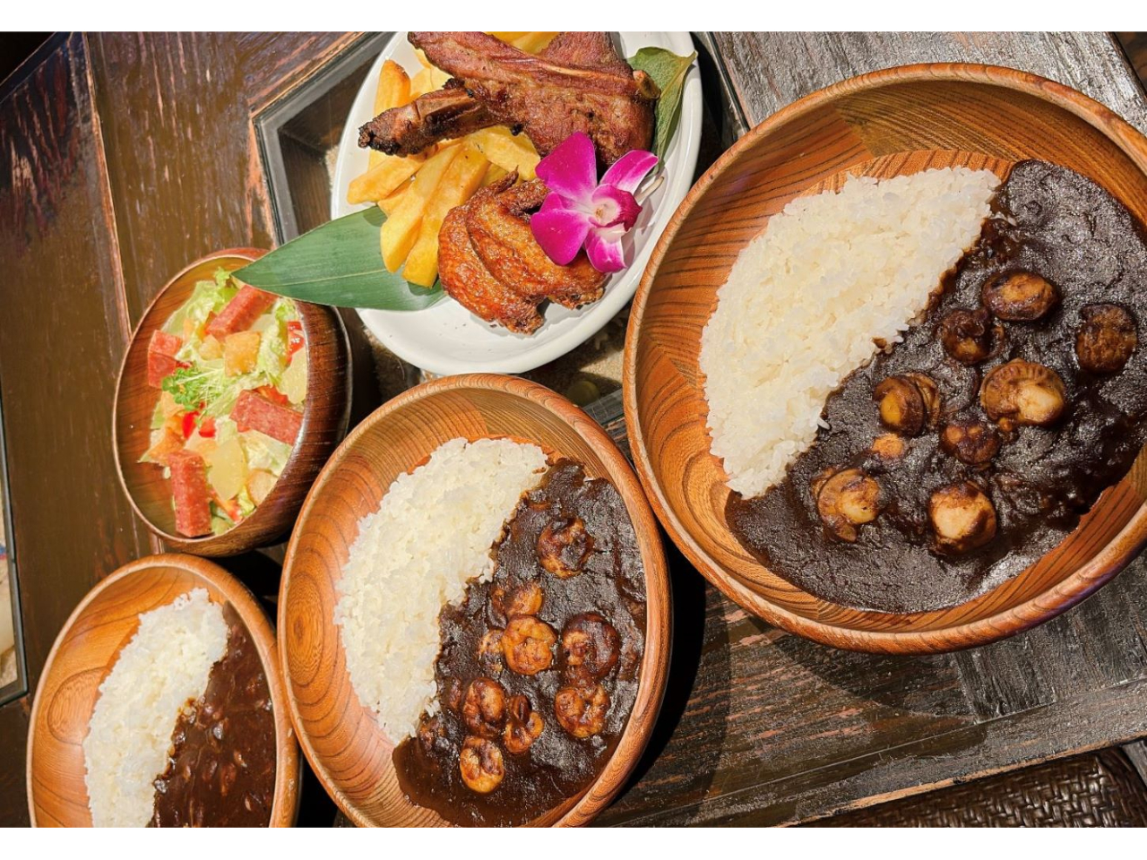 J[3ނ̒DȃJ[ЂƂIт܂BAnuT_ȂǃTChj[[Ă܂I